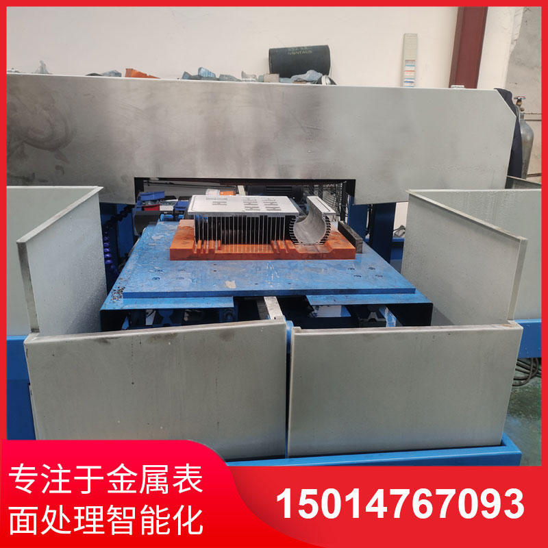 鋁(lv)材直紋拉(la)絲(si)機(ji)廠(chang)傢