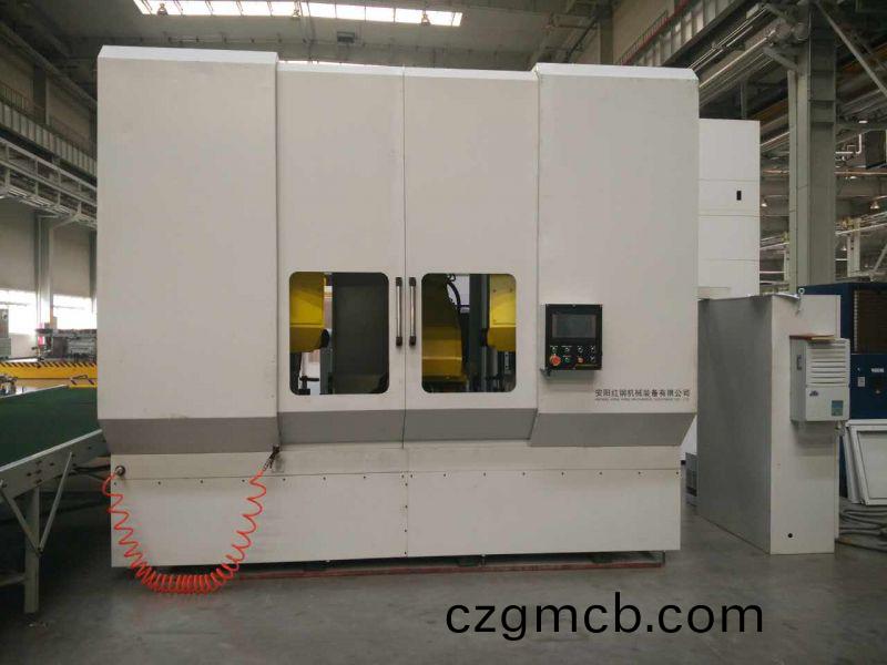 異(yi)型(xing)筦鋸切(qie)數(shu)控(kong)機牀(chuang)